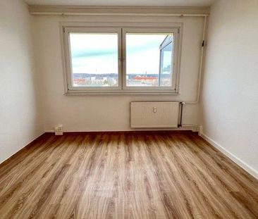 Sofort bezugsfertige 4-Zimmerwohnung in oberster Etage mit Balkon u... - Photo 4