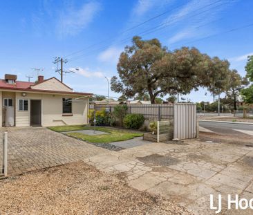 Charming 3-Bedroom Classic Stone Maisonette in a Prime Location - Photo 5