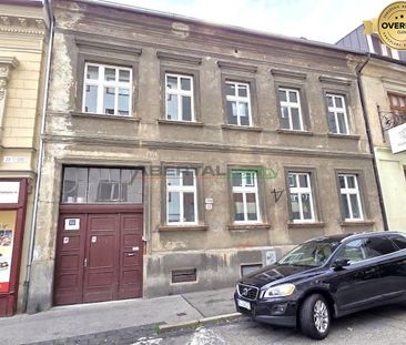 Bývanie s dušou v srdci Bratislavy: Priestranný 2-izbový byt s krbom a klimatizáciou | Vysoká ul., Staré Mesto – Fotografia 5