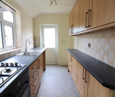 2 bedroom terraced house to rent - Photo 4