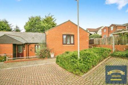 Orchard Gardens, Ipswich Road - Photo 5