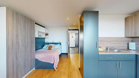 1 bedroom in a flat share to rent - Photo 5
