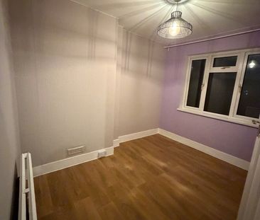 2 Bed Terraced House, Dalton Avenue, CR4 - Photo 3