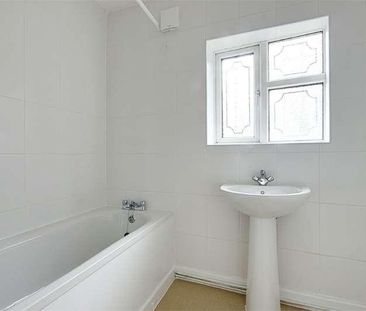 Montagu Road, London, N18 - Photo 6