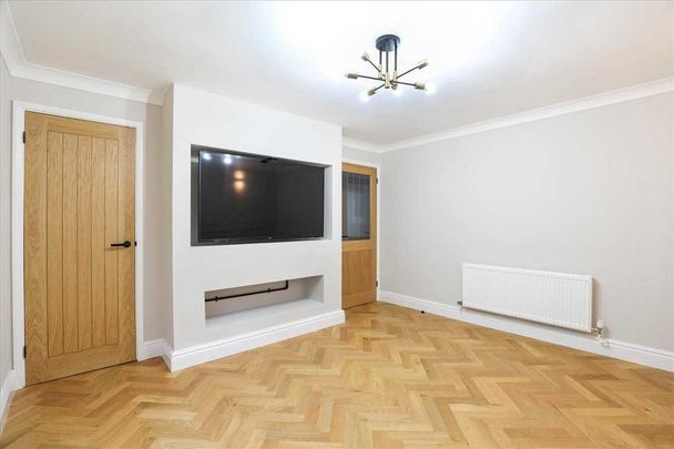 3 bedroom property to rent - Photo 1