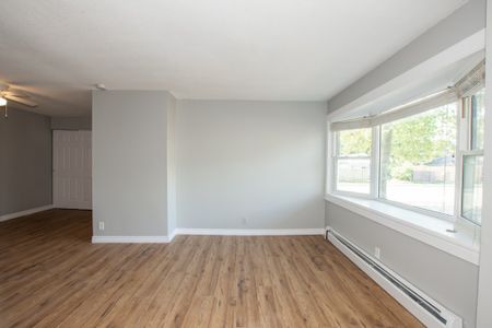 ** ALL INCLUSIVE ** 2 Bedroom Main Unit in Welland!! - Photo 4