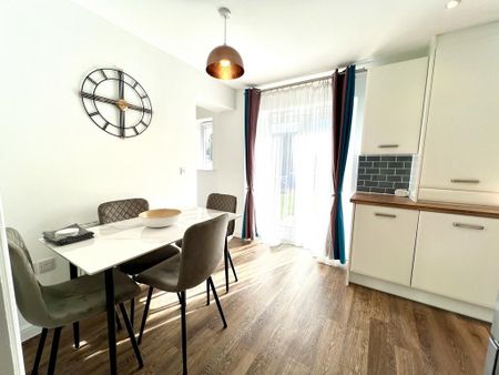 3 bedroom detached house to rent - Photo 4