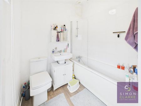 2 bedroom semi-detached house to rent - Photo 3