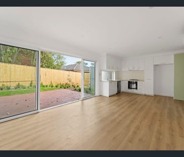 Executive Living Close to Everything - Photo 1