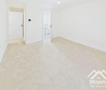 3 bedroom semi-detached house to rent - Photo 5