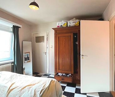 instapklaar éénslaapkamer appartement op de vierde verdieping op wandelafstand van Gent Sint-Pietersstation. - Foto 2