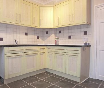 2 bedroom terraced house to rent - Photo 5