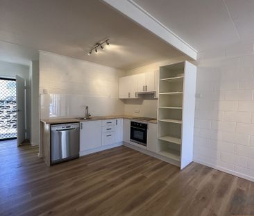 Tastefully Renovated Brick unit - Photo 3