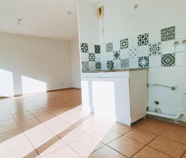Location Appartement 3 pièces 63m² CARCASSONNE 11000 - Photo 2