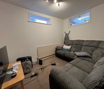 4 bedroom terraced house to rent - Photo 4