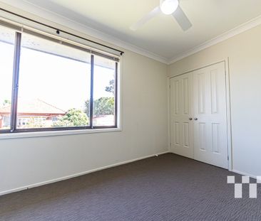 Charming 3-Bedroom Townhouse in a Prime Location – Perfect for Easy... - Photo 6