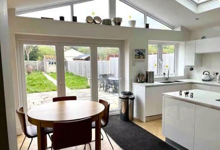 3 bedroom terraced house to rent - Photo 2