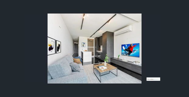 LIVE THE ST KILDA LIFESTYLE – PRIME ACLAND STREET LOCATION - Photo 1