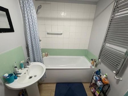 2 bedroom flat to rent - Photo 4