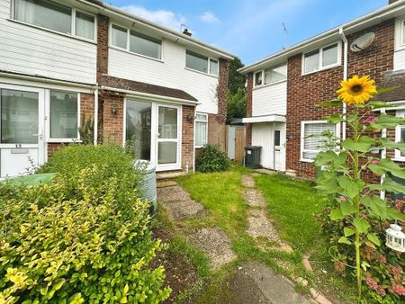 3 bedroom end of terrace house to rent - Photo 4