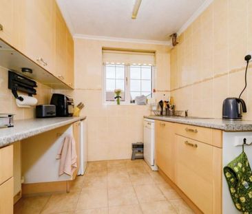 3 Bed Semi-Detached House, Swasedale Road, LU3 - Photo 3