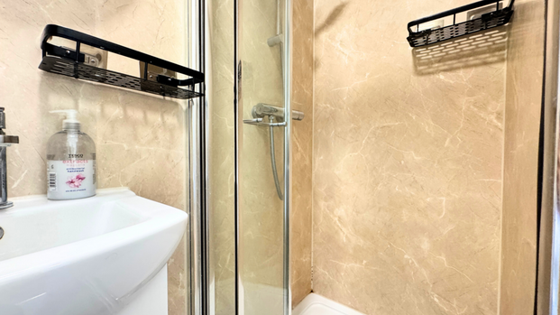 1 bedroom in a house share to rent - Photo 1