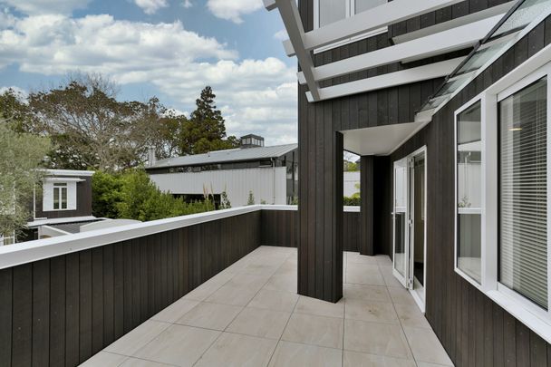 Unique Gem in prime location.. - Photo 1