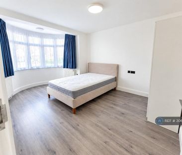 3 bedroom flat to rent - Photo 2