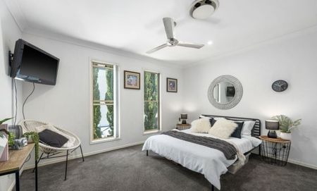 Luxurious Waterfront Duplex With Spa, Sauna & Private Ramp - Photo 3