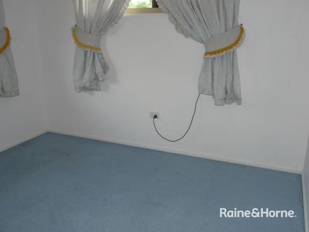 FAMILY HOME IN THE GROVE - Photo 3