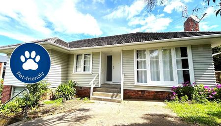 Sunny & Spacious 3-Bedroom Family Home in Glen... - Photo 5