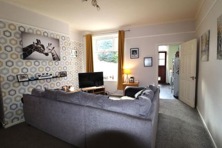 2 bedroom terraced house to rent - Photo 2