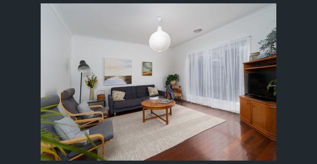 Stunning newly renovated home in prestige area. Furnished - Photo 1