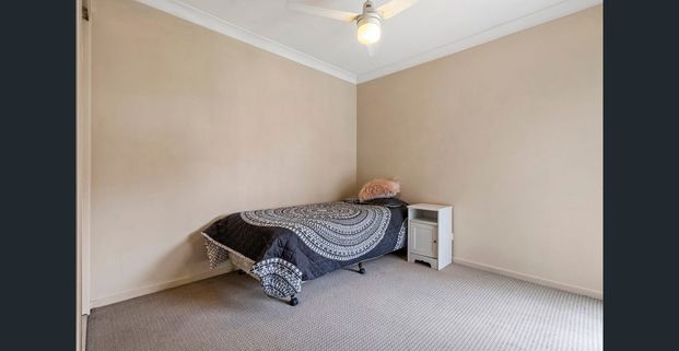 Beautifully Presented Duplex in Quiet Cul-De-Sac - Photo 1