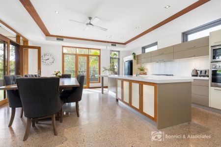 STYLISH LIVING IN THE HEART OF ALBURY! - Photo 4