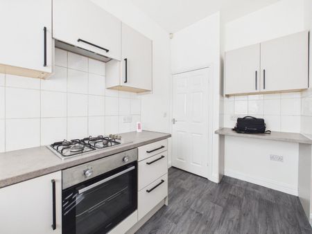 2 bedroom House To Let Total Size: 679 SQ FT - Photo 5