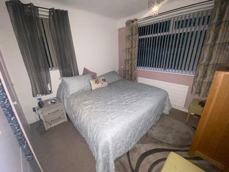 3 bedroom detached house to rent - Photo 4