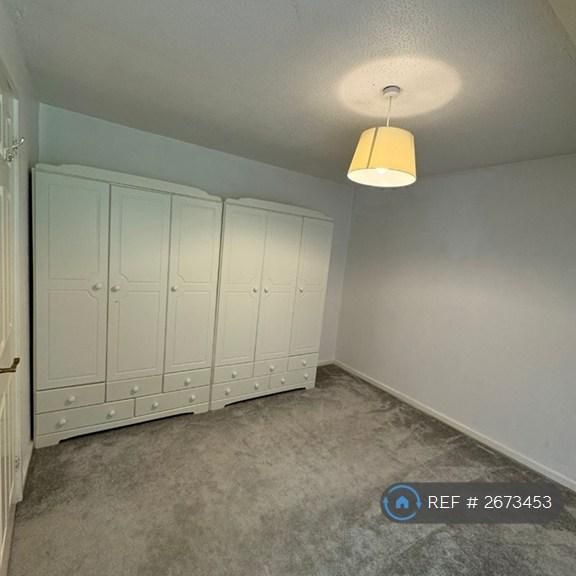 4 bedroom semi-detached house to rent - Photo 1