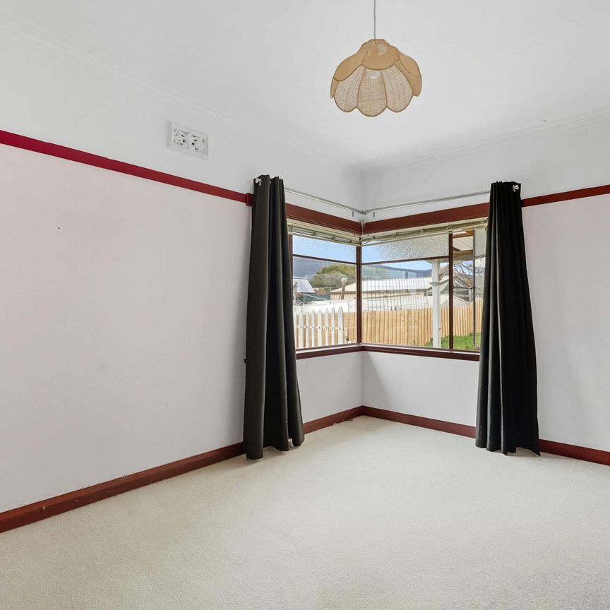 2 Cotswold Place, Moonah TAS 7009 - House For Rent | Domain - Photo 1