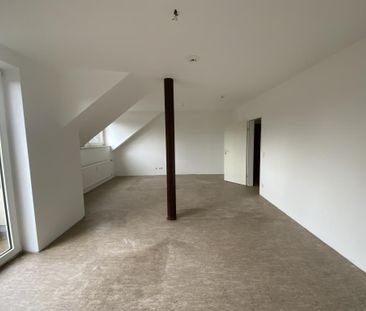 Tolle DG Wohnung mit Balkon - nur mit WBS - Photo 1