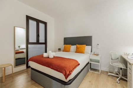 Carrer de Balmes, Barcelona, Catalonia 08007 - Photo 4