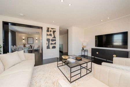 4 bedroom flat to rent - Photo 2