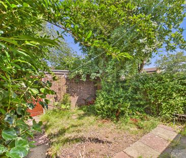2 bedroom Maisonette in Lillibrooke Crescent, Maidenhead - Photo 6
