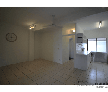 Spacious two bedroom unit - Bungalow - Photo 1