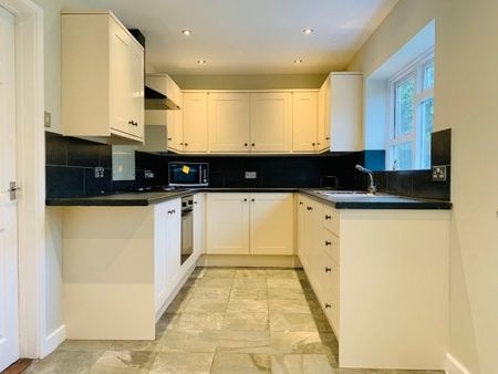 Cornfield Road, IP33 3BL - Photo 5