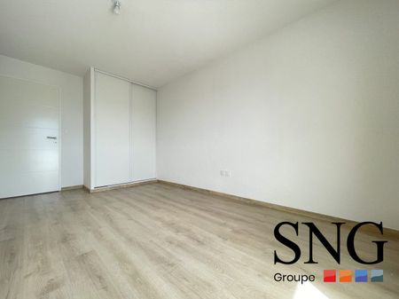 T3 AVEC BALCON ET UN PARKING COUVERT - Photo 3