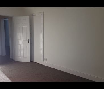 2 Bed Flat, Austhorpe Road, LS15 - Photo 2