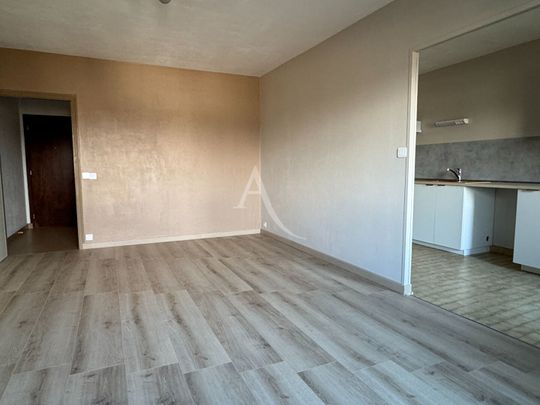 Location Appartement 1 pièce 45m² - Photo 1