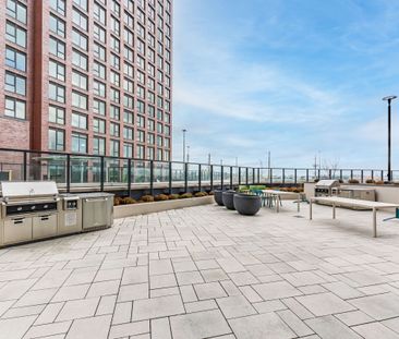 For Lease - 5 York Garden Way Unit# 1701, Toronto, Ontario - Photo 1