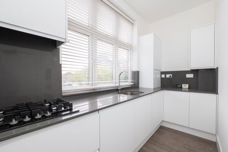 The Broadway, Cheam, SM3 - Photo 4